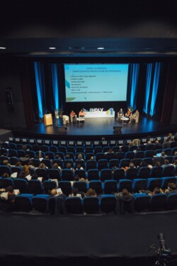 AMPHI 300 (6) AMPHI 300 (6)